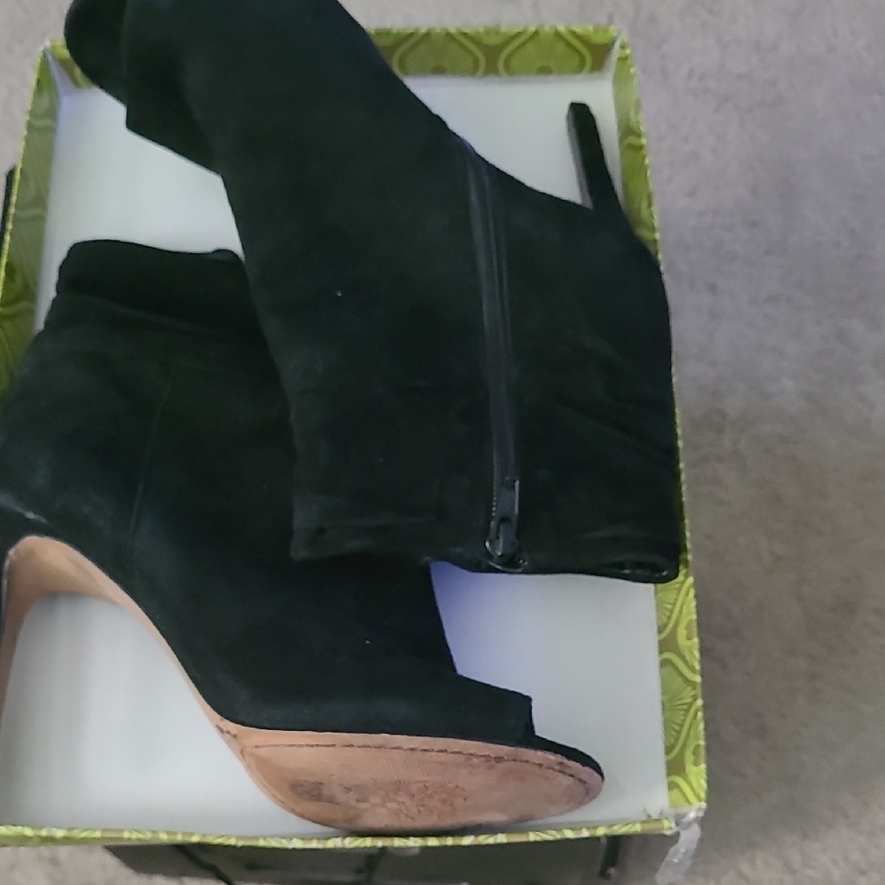 Two by Vince Camuto Black Heeled Boots